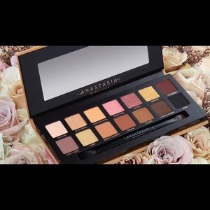 Anastasia Soft Glam Palette